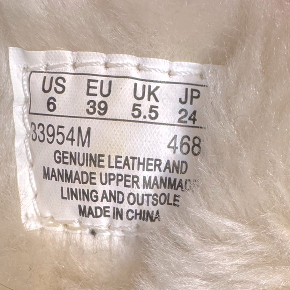 Timberland Fur-Lined Suede Snow Boots - Picture 5 of 5